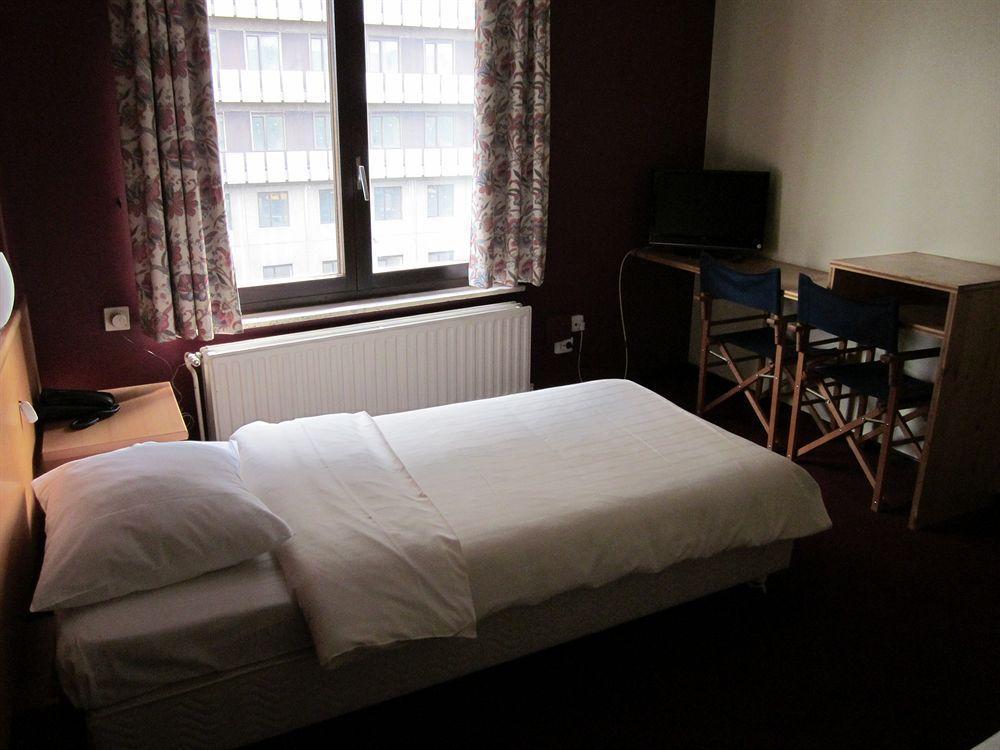 Cube Hostel Leuven Bagian luar foto